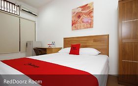 Reddoorz Plus Near Plaza Indonesia